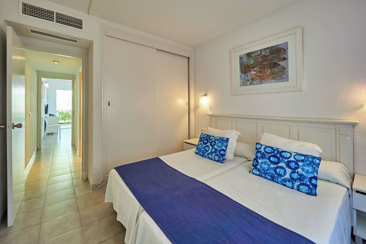 1 Schlafzimmer, Minibar, Schreibtisch, Verdunkelungsvorhänge