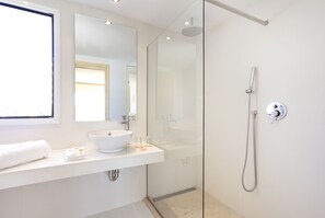 Shower, free toiletries, towels - BQ Alcudia Sun Village - All Inclusive (Muro)