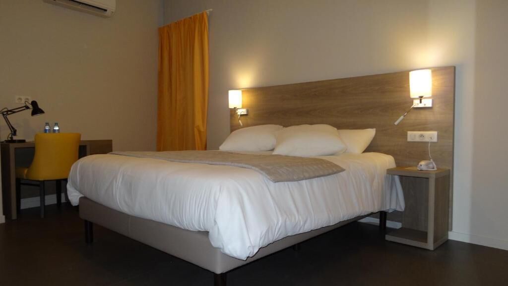 premium bedding, desk, iron/ironing board, free wifi