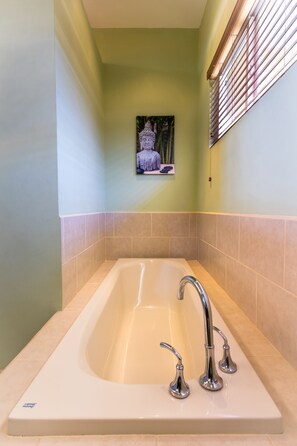 Condo, 3 Bedrooms | Bathroom