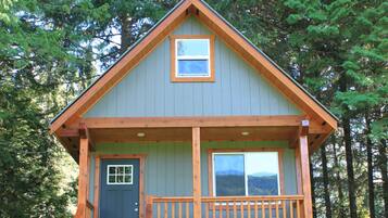 Comfort Cabin, Multiple Beds, Kitchenette, Mountain View (Cottonwood) | 1 bedroom, blackout curtains, iron/ironing board, free WiFi