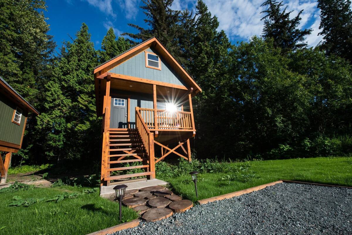 Comfort-Ferienhütte, Mehrere Betten, Kochnische, Bergblick (Spruce) | 1 Schlafzimmer, Verdunkelungsvorhänge, Bügeleisen/Bügelbrett