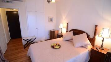 Free minibar items, in-room safe, desk, soundproofing