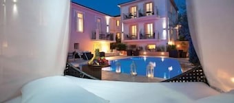 Korina Gallery Hotel