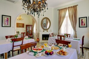 Petit déjeuner continental compris tous les jours