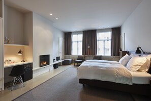 Literie de qualité supérieure, couette en duvet d'oie, minibar, bureau