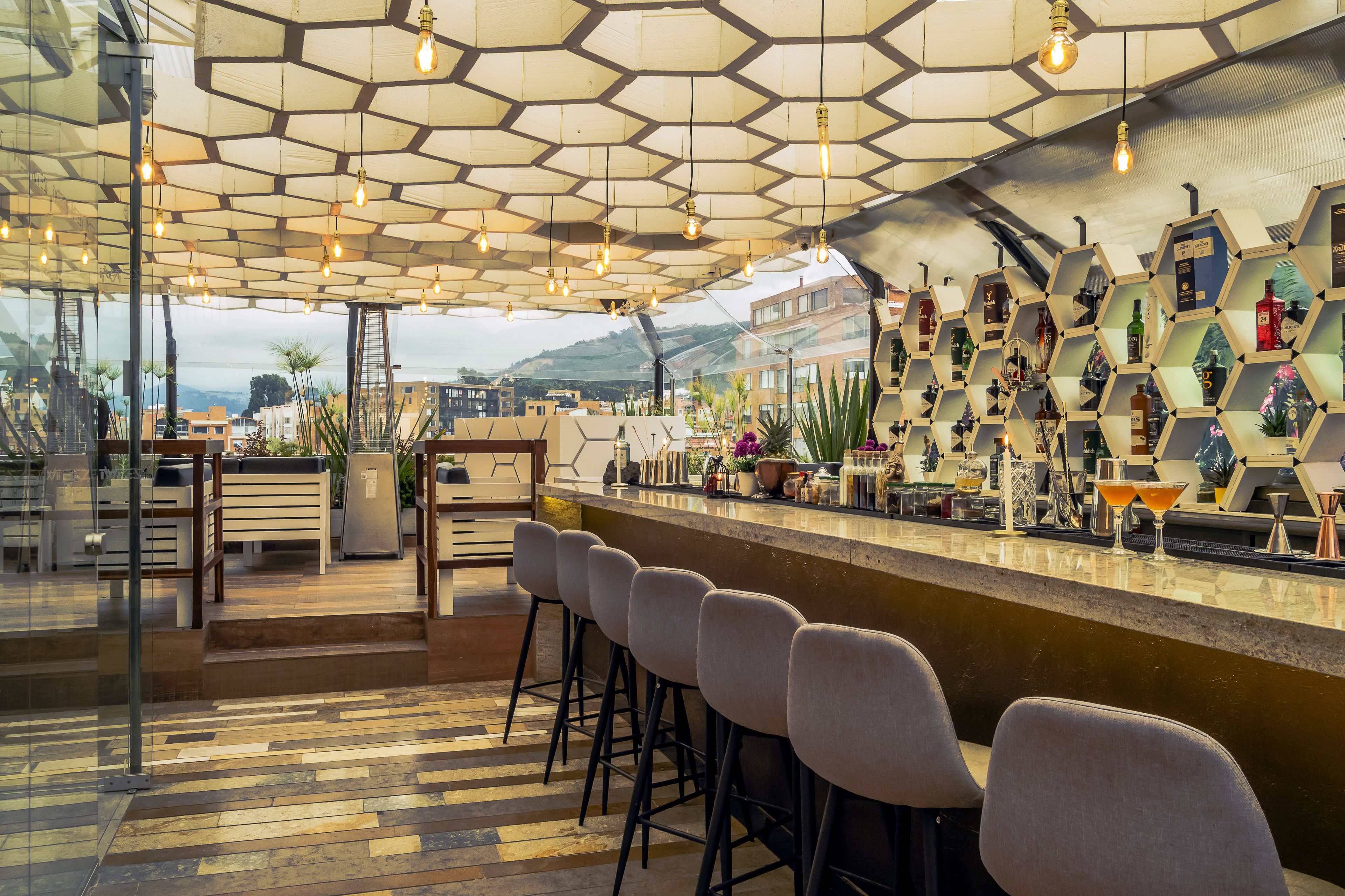 2 bars, bar à vin, gastro-pub