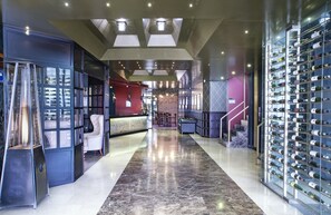 2 bars/lounges, wine bar, gastropub - Hotel Black Usaquen (Bogotá)