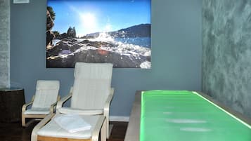 Massage/treatment rooms, manicures and pedicures