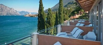 迪拉克海滩酒店