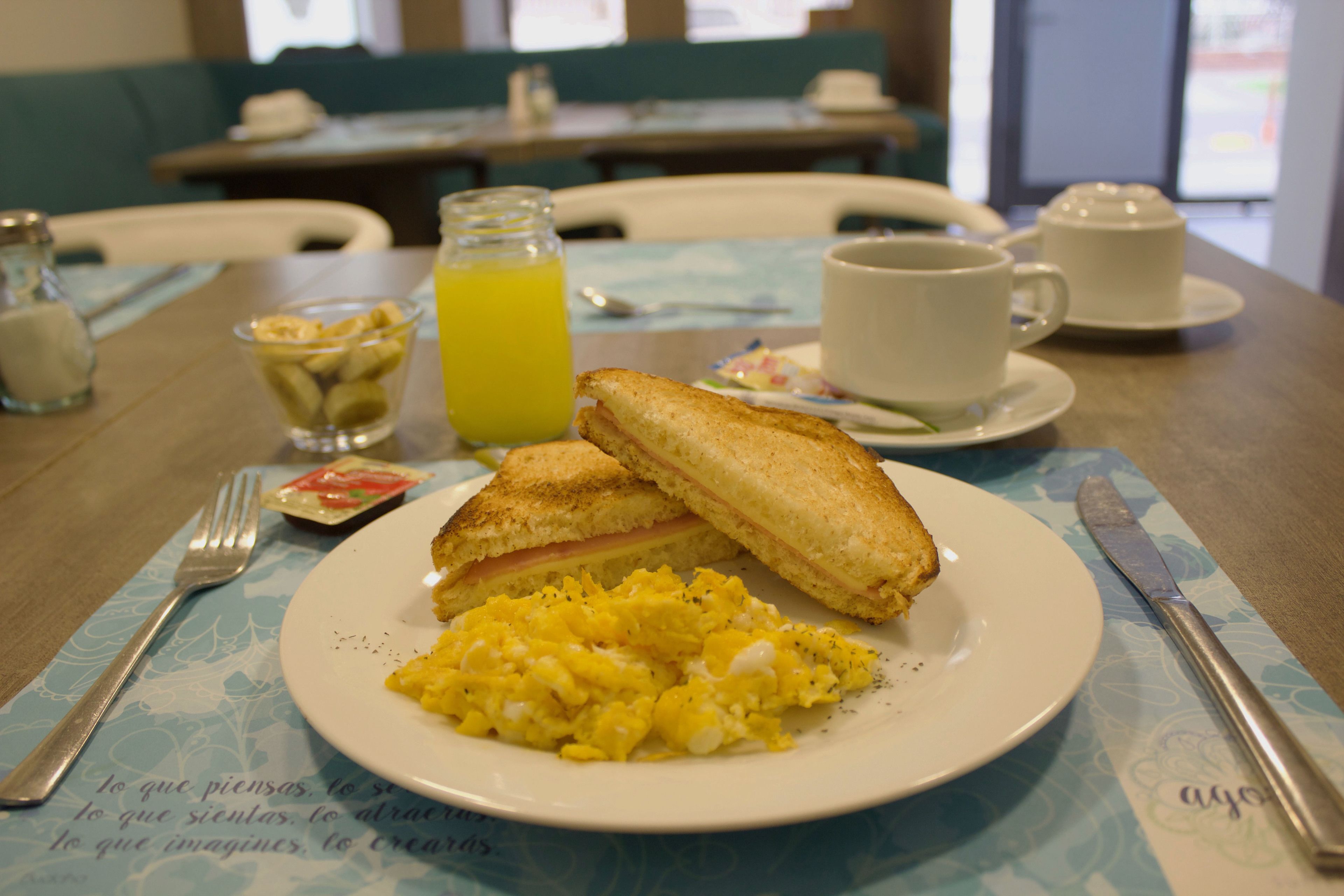 daily continental breakfast (cop 16000 per person)