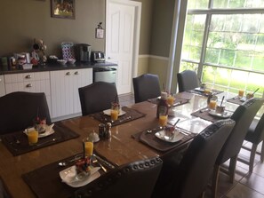 Buffet - Rock Pointe Ranch (Floral City)