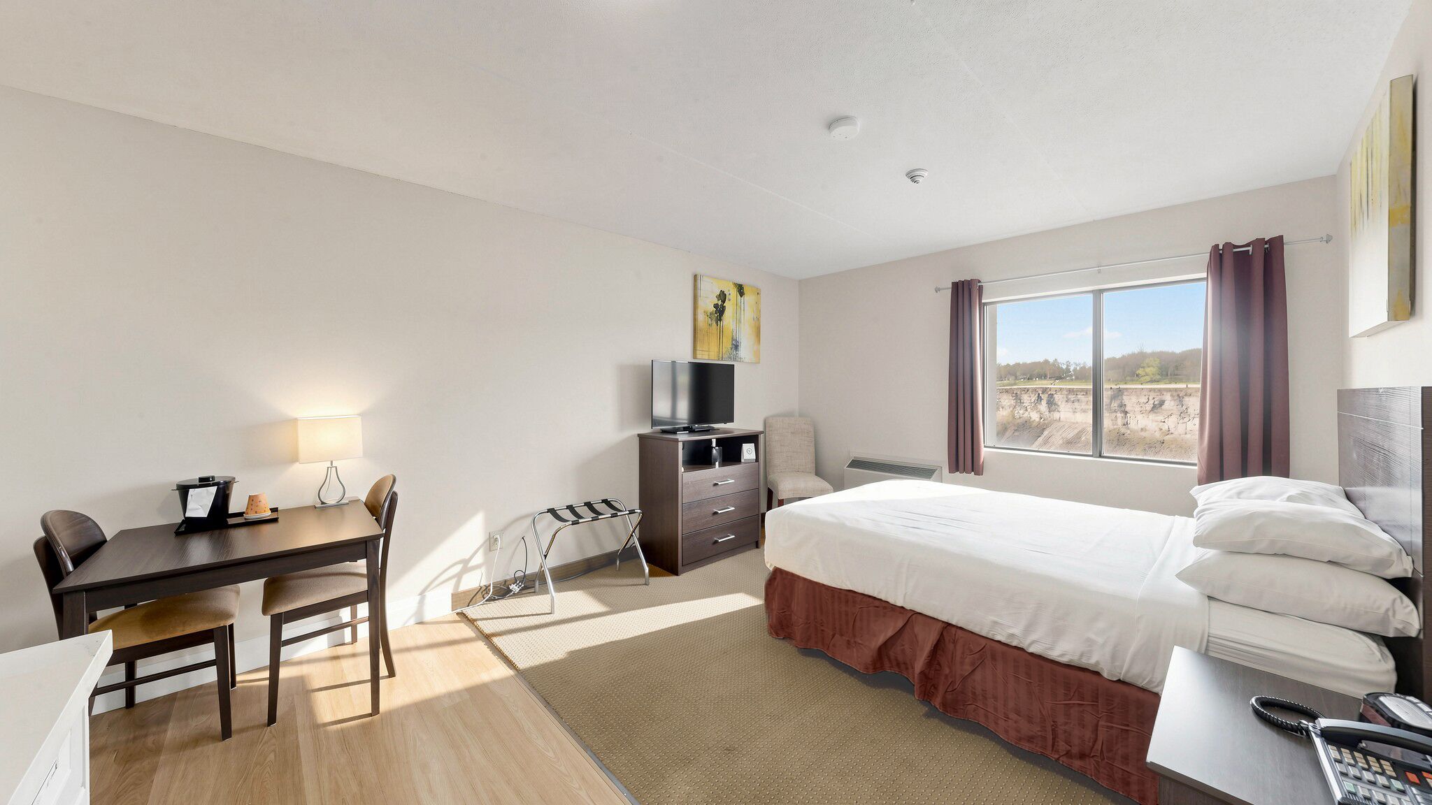Standard Room, 1 Queen Bed (No Elevator- Upper Floors)