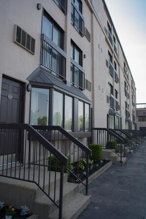 Exterior - River Rapids Inn (Niagara Falls)