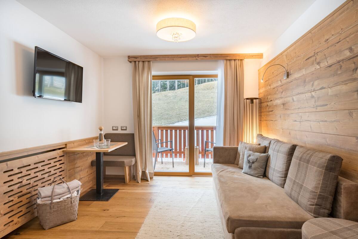 superior room | 1 bedroom, hypo-allergenic bedding, down duvets, in-room safe