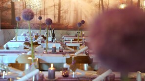 Der serveres morgenmad, aftensmad og brunch