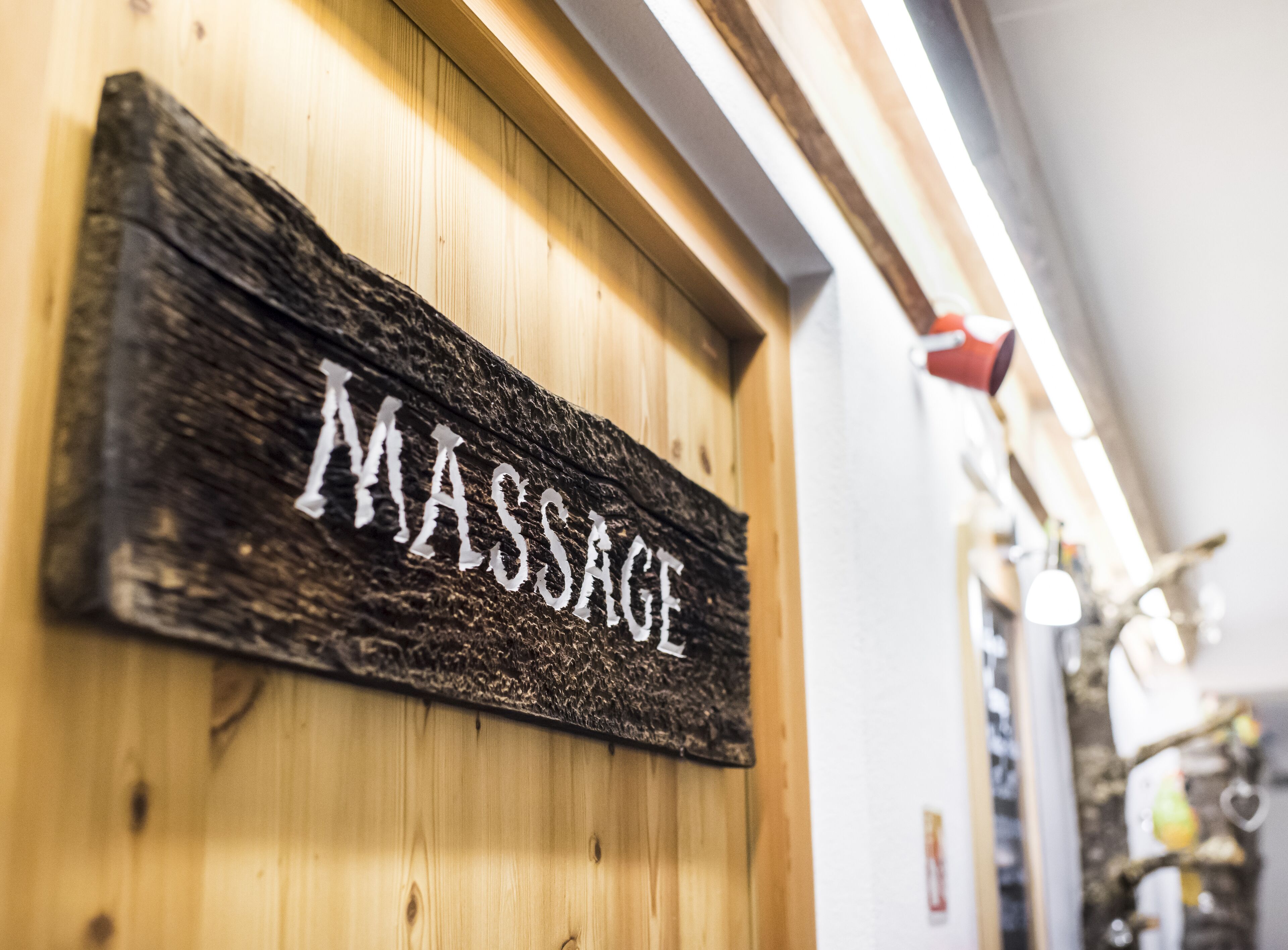 sauna, hot tub, steam room, body treatments, aromatherapy