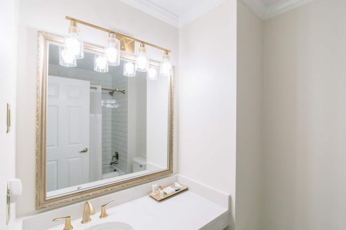 combined shower/bathtub, free toiletries, hair dryer, bathrobes