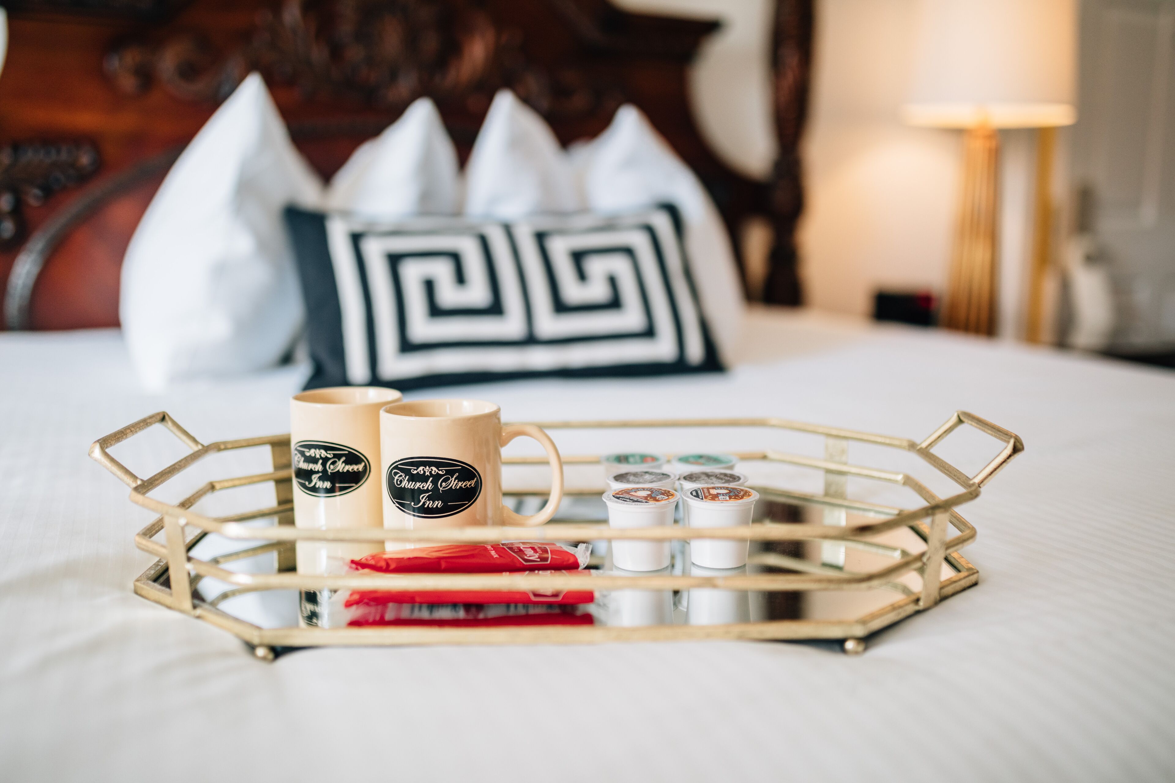 deluxe room, 1 king bed, non smoking | premium bedding, in-room safe, desk, iron/ironing board