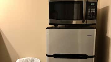 Kamar Standar, 1 Tempat Tidur King | Lemari es mini