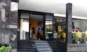 Exterior detail - Oxford Hotel (Tirana)