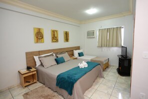 Deluxe Triple Room | Minibar, blackout drapes, free WiFi, bed sheets - Havana Palace Hotel I (Uberaba)