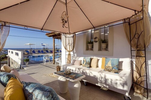 Aglaia Studios and Apartments