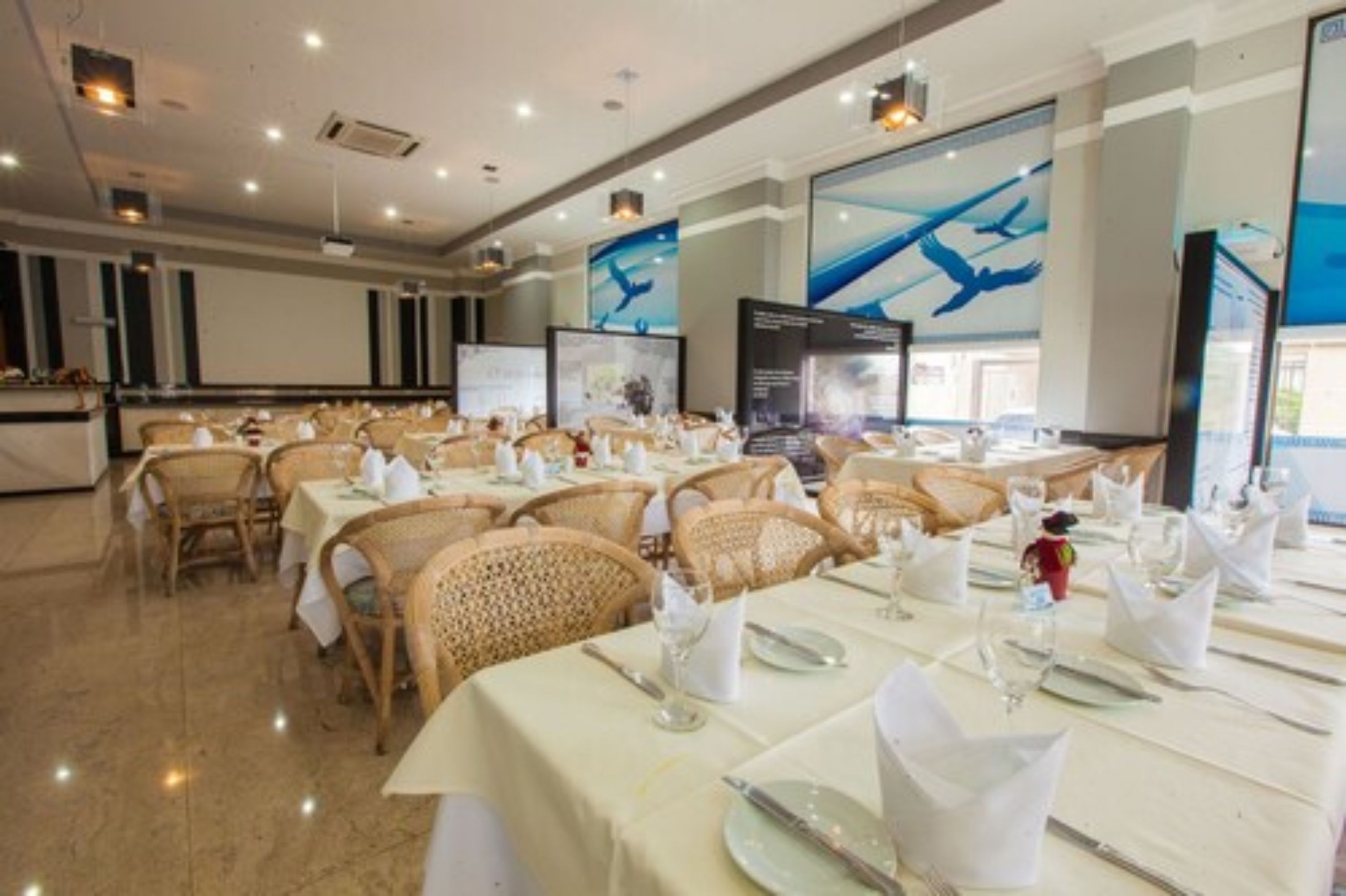 Café da manhã, almoço e jantar