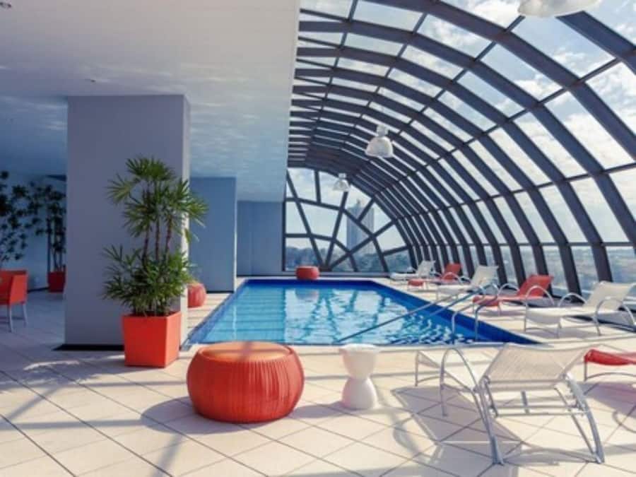 Una piscina techada