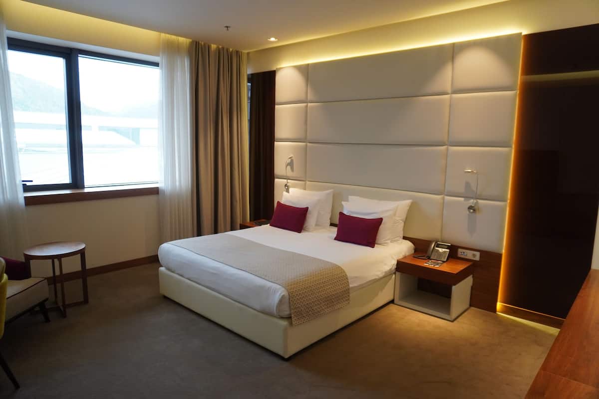 Tweepersoonskamer | Luxe beddengoed, een minibar, een kluis op de kamer