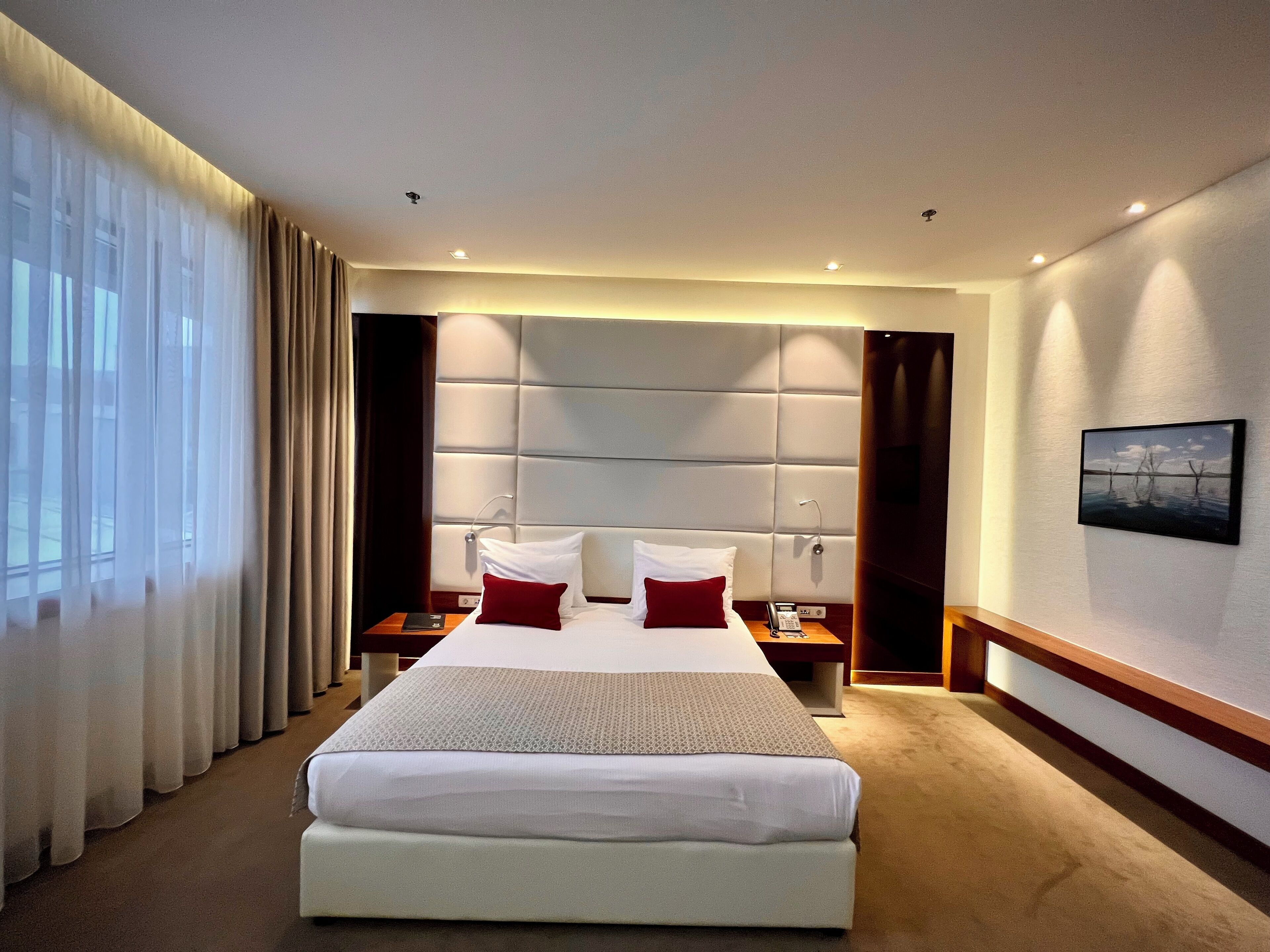 double room | premium bedding, minibar, in-room safe, blackout curtains