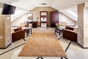 Suite, 1 Schlafzimmer | Wohnzimmer | Flachbildfernseher