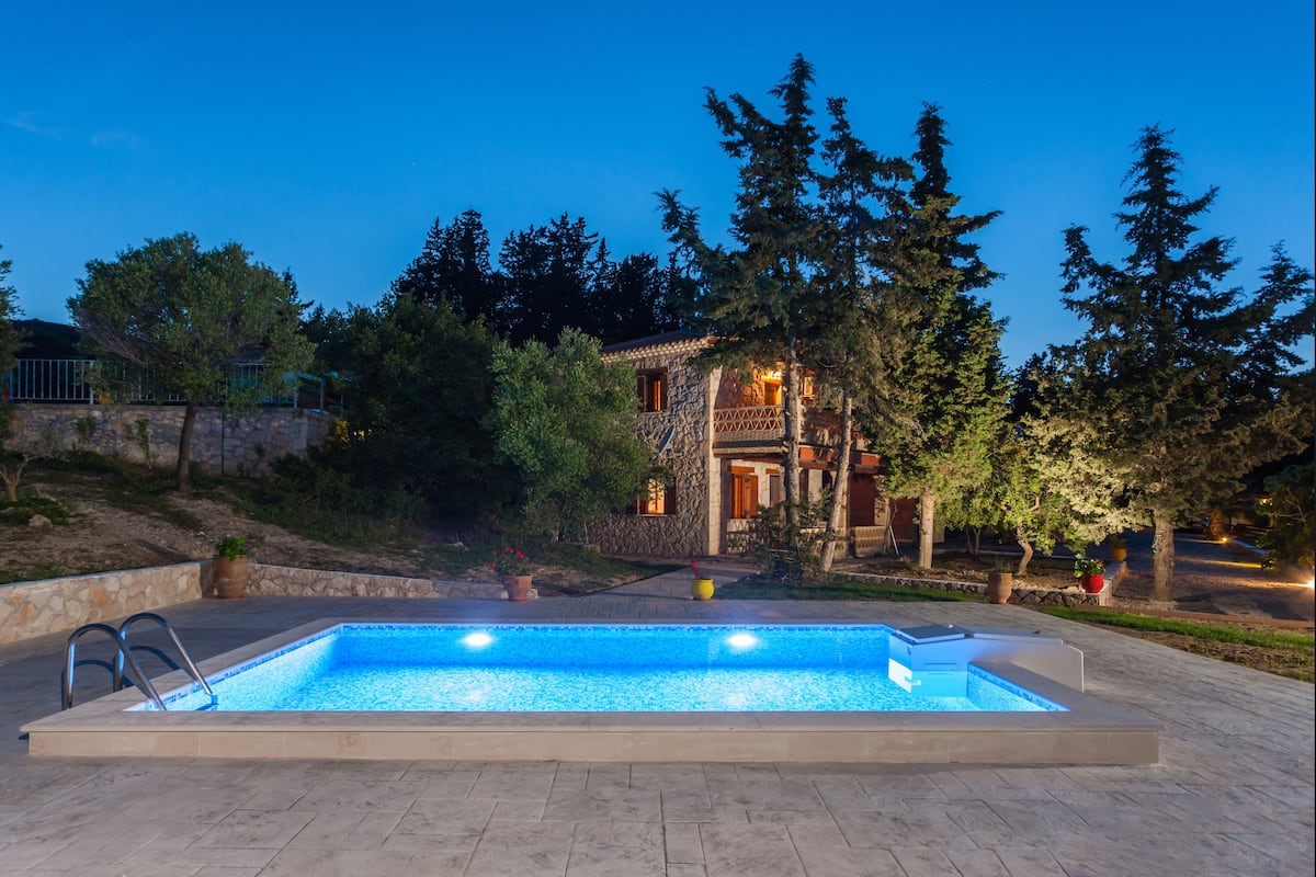 Alloggio su due livelli, piscina privata (Agathi) | Terrazza/patio
