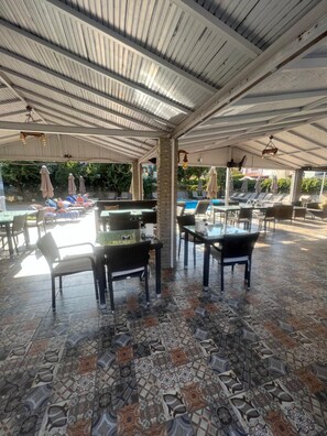 Outdoor dining - Imperial Apartments (Marmaris)