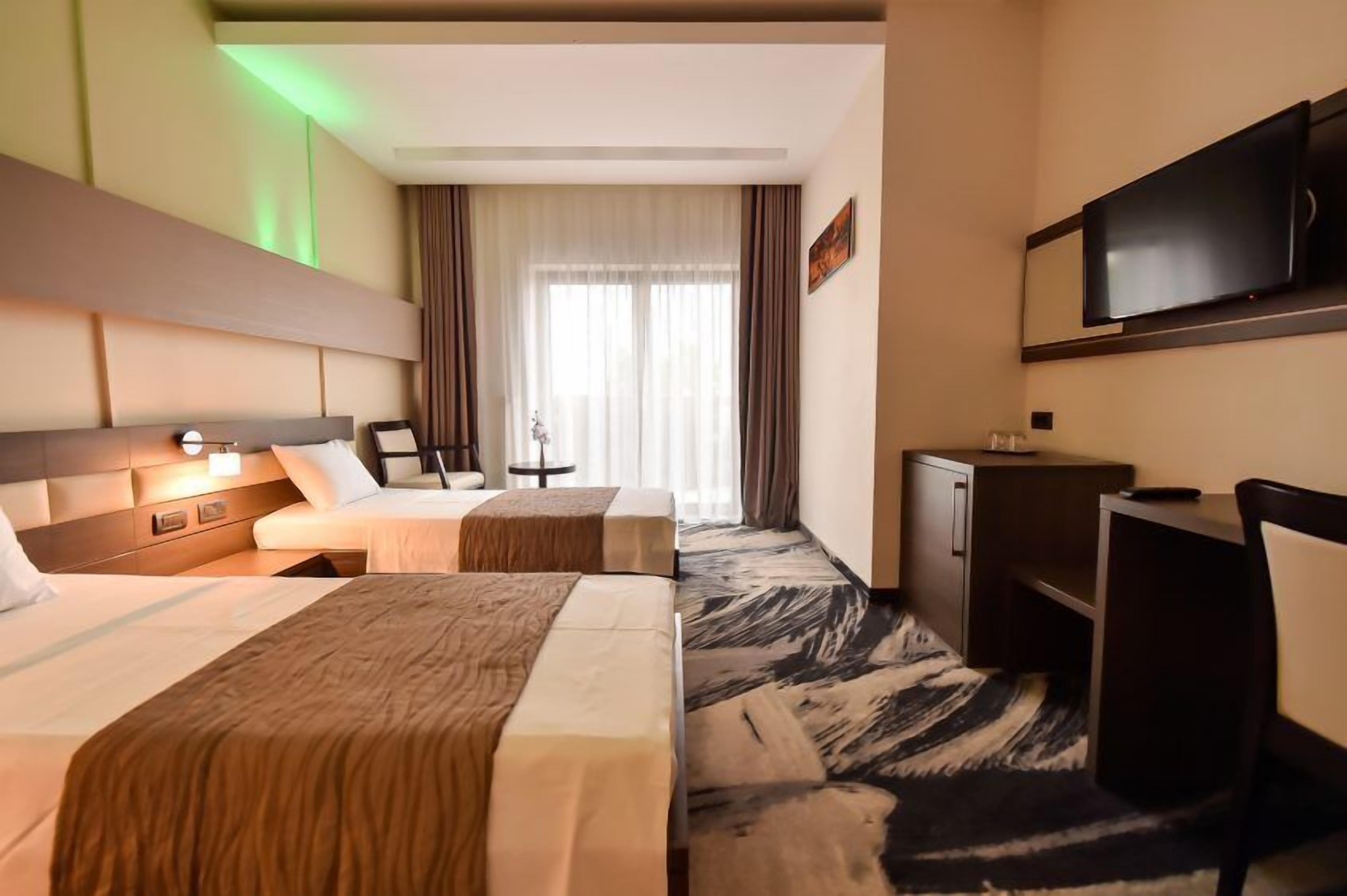 Basic Twin Room | In-room safe, desk, soundproofing, free WiFi