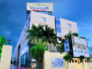 A hotel named Gokulam Park in Sabari - OMR with a signboard advertising spa services. - Gokulam Park Sabari OMR Hotel (Tirupporur)