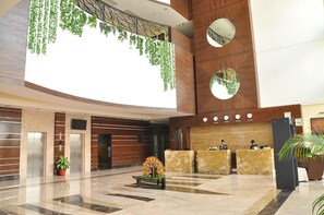 Lobby - Gokulam Park Sabari OMR Hotel (Tirupporur)