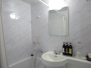 Kostenlose Toilettenartikel, Haartrockner, Bidet