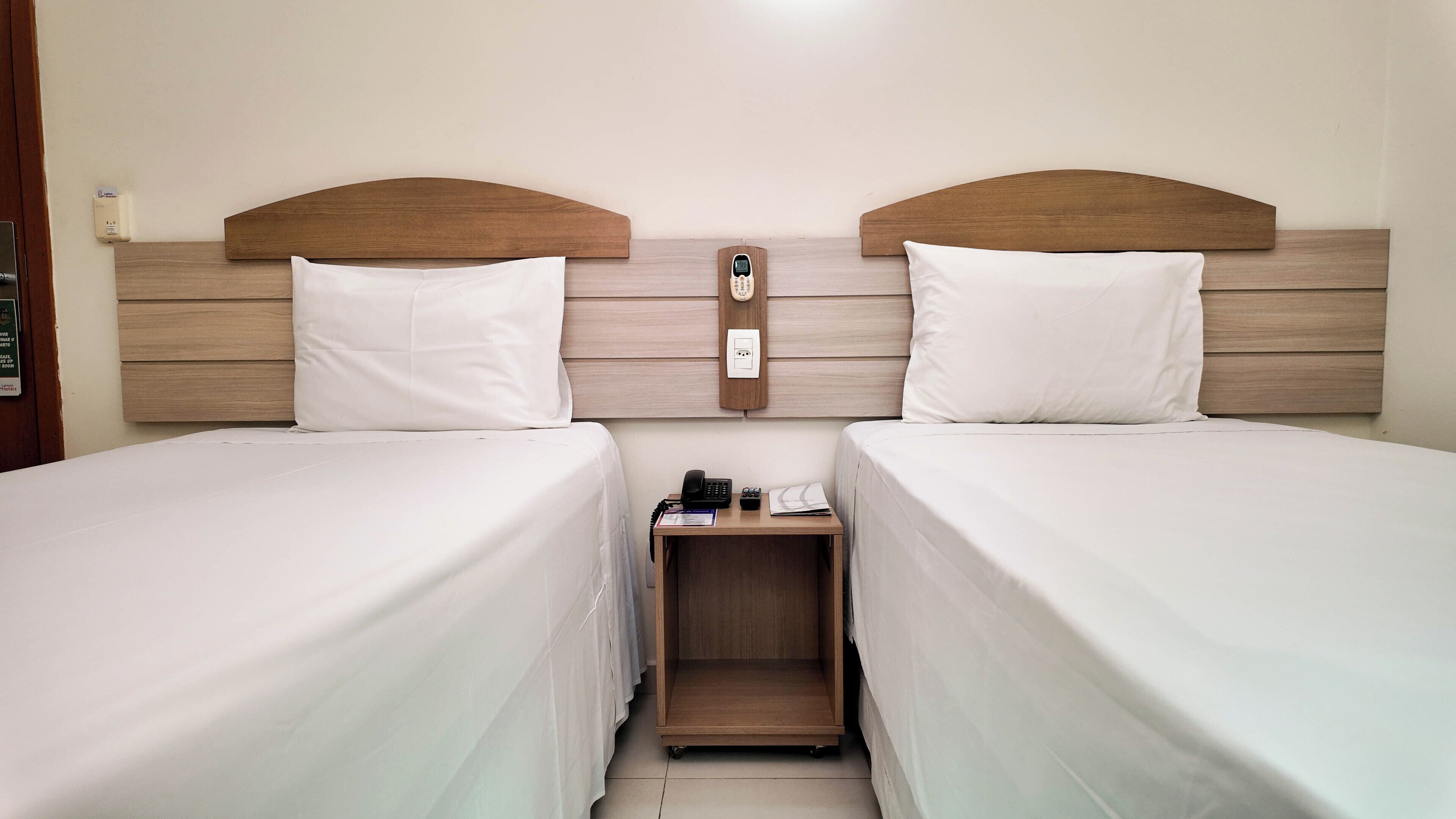 quarto twin standard | minibar, desk, blackout curtains, free wifi