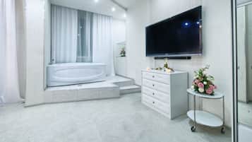 Suite, Whirlpool | Kostenloses WLAN, Bettwäsche