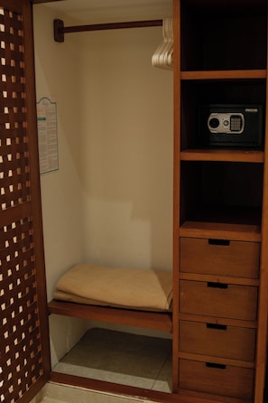 In-room safe, desk, laptop workspace, iron/ironing board