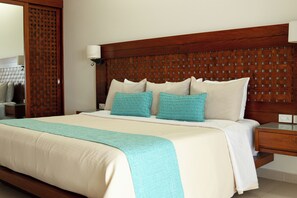 Deluxe Apartment | In-room safe, desk, laptop workspace, iron/ironing board - Blater Hotel (Santa Maria Colotepec)