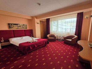 Double or Twin Room | 1 bedroom, minibar, desk, soundproofing - Hotel Class (Constanta)