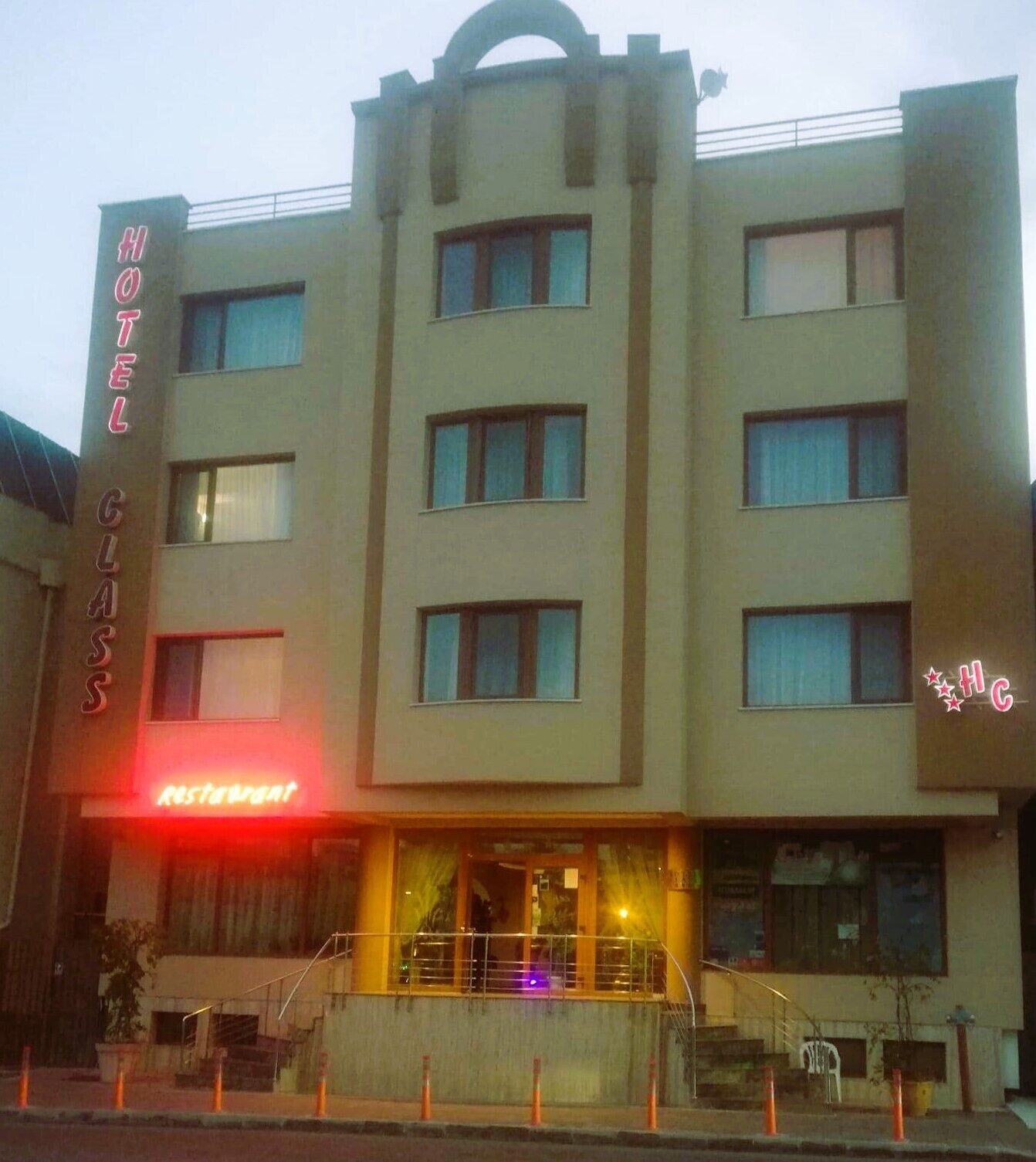 Fachada de la propiedad