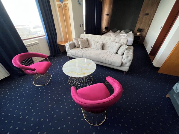 المنشأة من الداخل