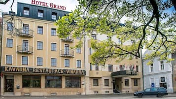 المنشأة من الخارج