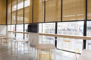 Daily continental breakfast for a fee - Up Station Hostel (Valencia)