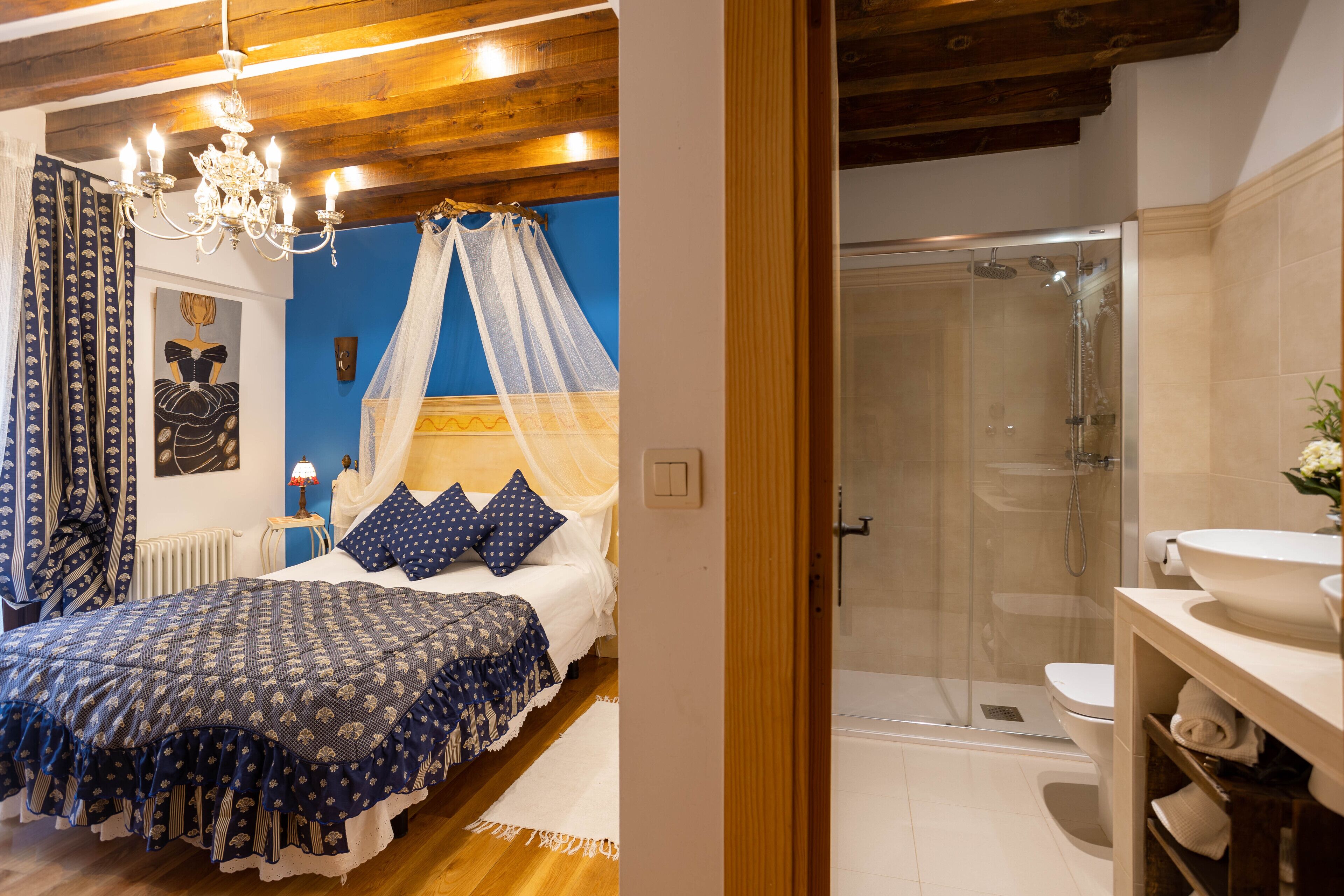 double room | bathroom | shower, deep-soaking bathtub, free toiletries, hair dryer
