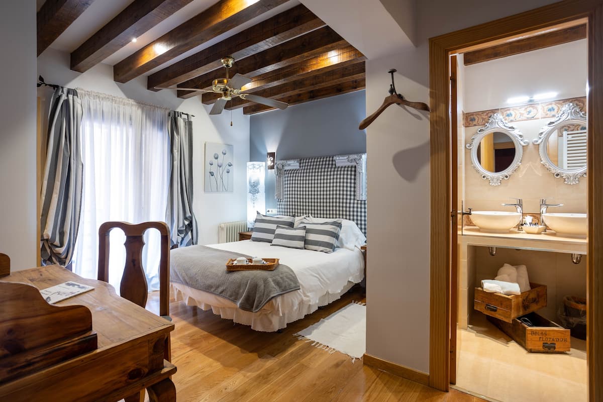 double room | minibar, desk, blackout curtains, free wifi