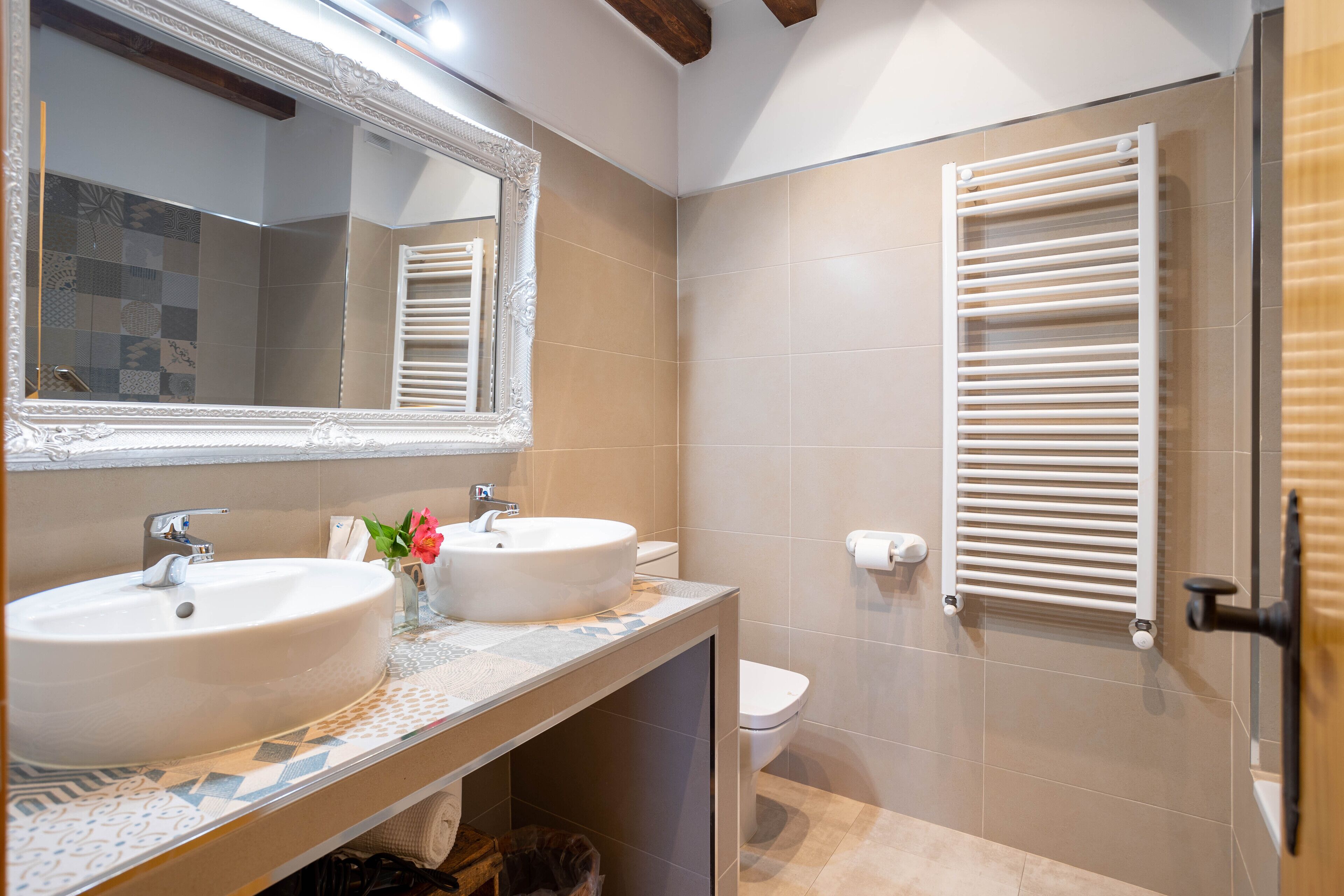 double room | bathroom | shower, deep-soaking bathtub, free toiletries, hair dryer